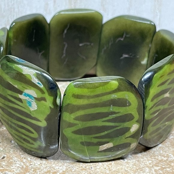 NEW TAGUA NUTS VEGETABLE IVORY GREEN TEXTURE DYED BOLD PANELS STRETCH BRACELET - Picture 1 of 7